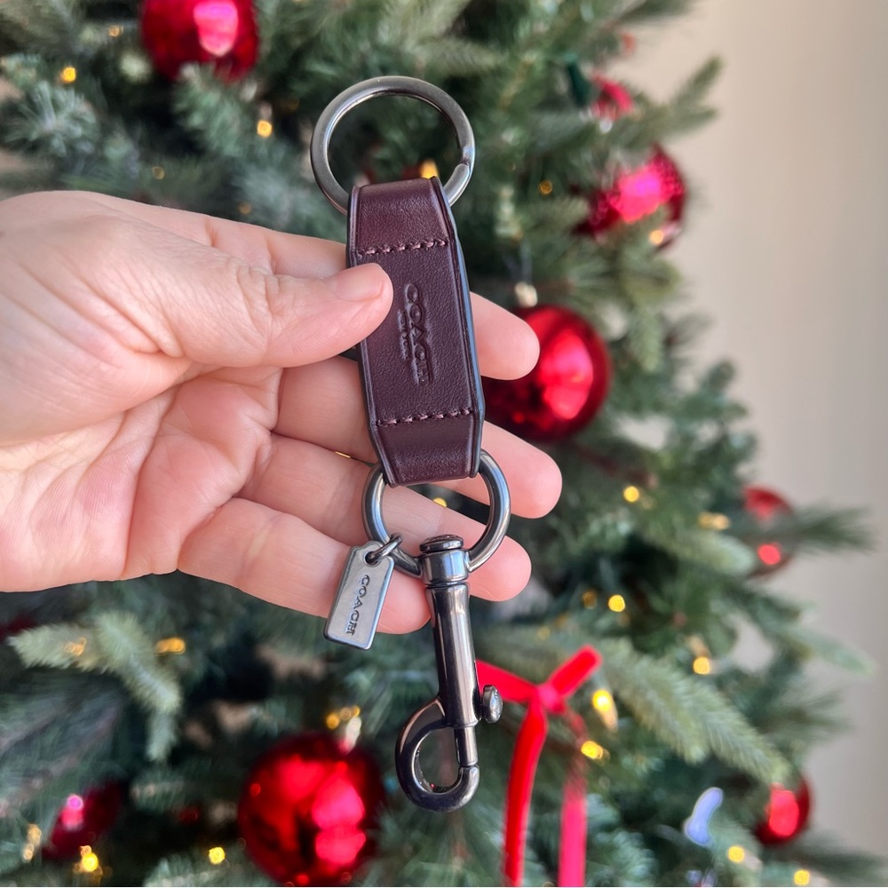 New! Coach Trigger  keychain/Black Currant